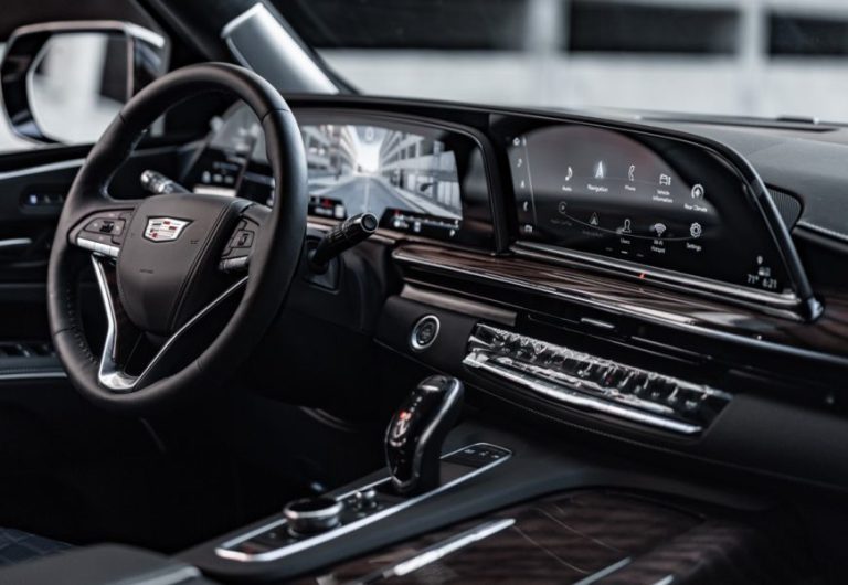 Cadillac-Escalade-Sport-Platinum-1