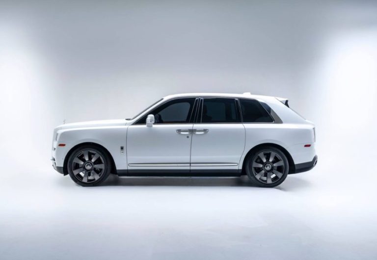 Rolls-Royce-Cullinan-2