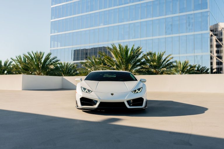 White Huracan lp580-1
