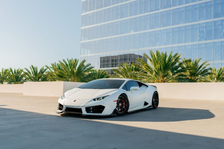 White Huracan lp580-2