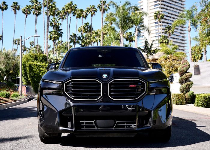 BMW-XM-Black