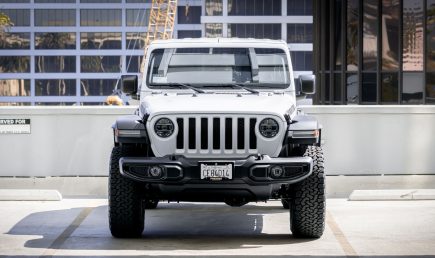 Untitled design - Jeep Hightide White 2022