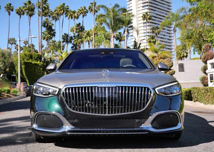 Maybach-S580-Dark-Green-Two-Tone