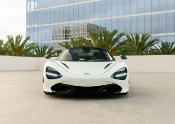 McLaren-White720s