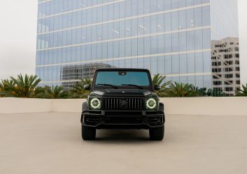 Mercedes-Benz-G63-AMG-Black-Star-Roof