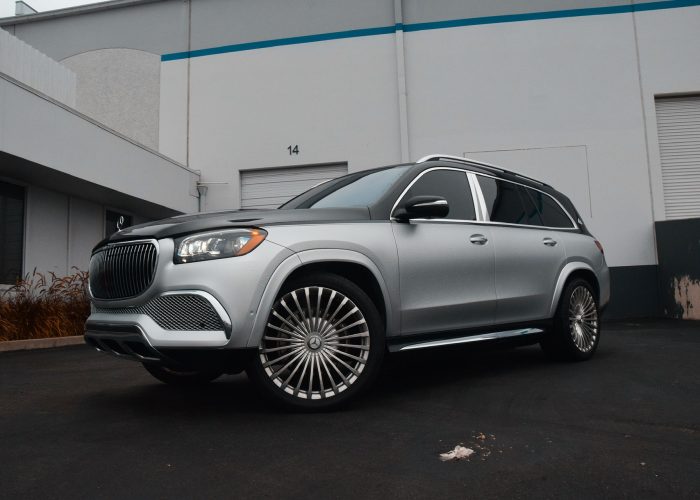 Mercedes-Benz-GLS600-Maybach-Two-Tone-2023