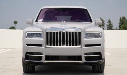 Rolls-Royce-Cullinan-2