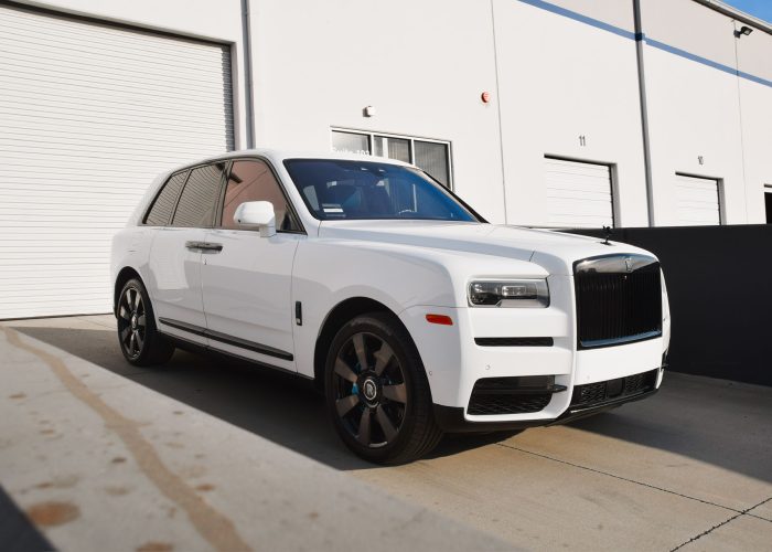 Rolls-Royce-Cullinan-White-2023