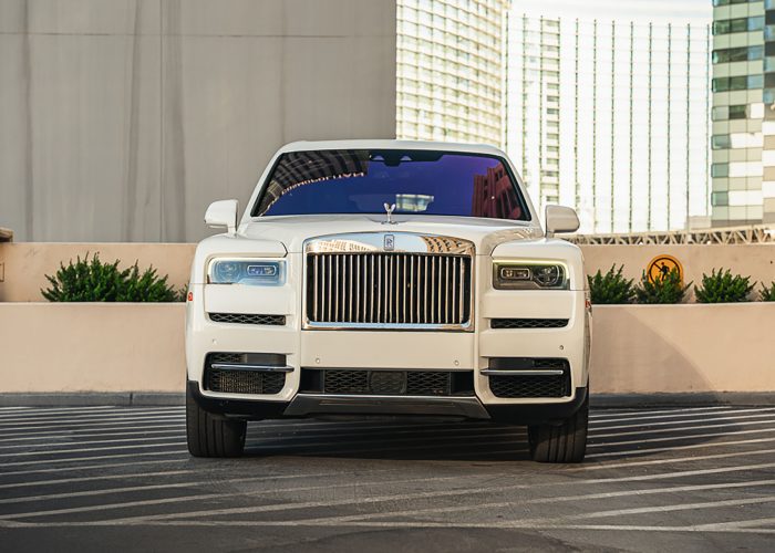 Rolls-Royce-Cullinan-White