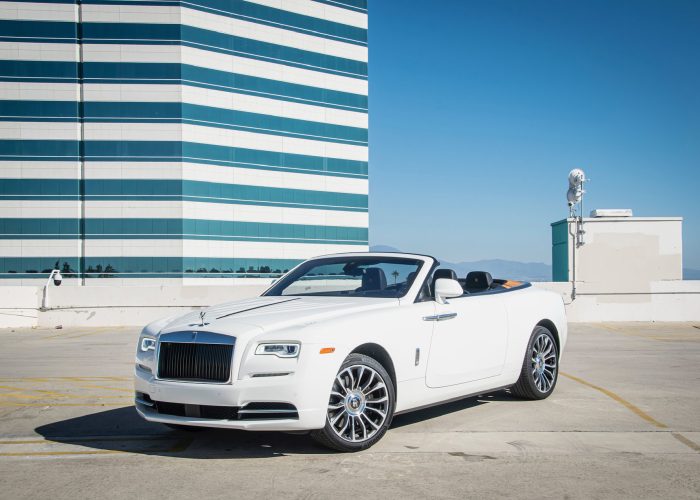 Rolls-Royce-Dawn-White-2020