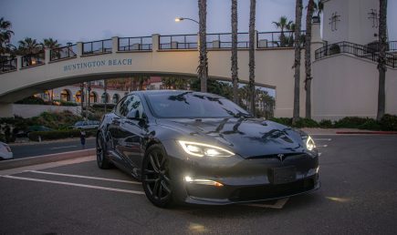 Tesla-Model-S-Plaid-2022