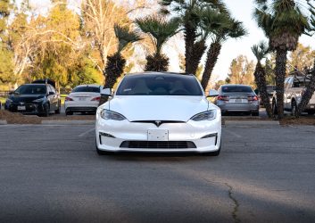 Tesla-Model-S-Plaid-White
