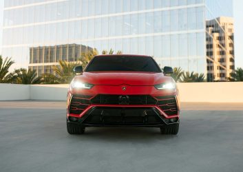 lambo-urus-red